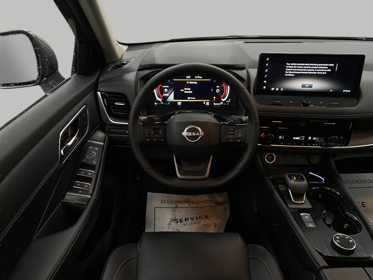 Used 2025 Nissan Rogue Platinum image 15