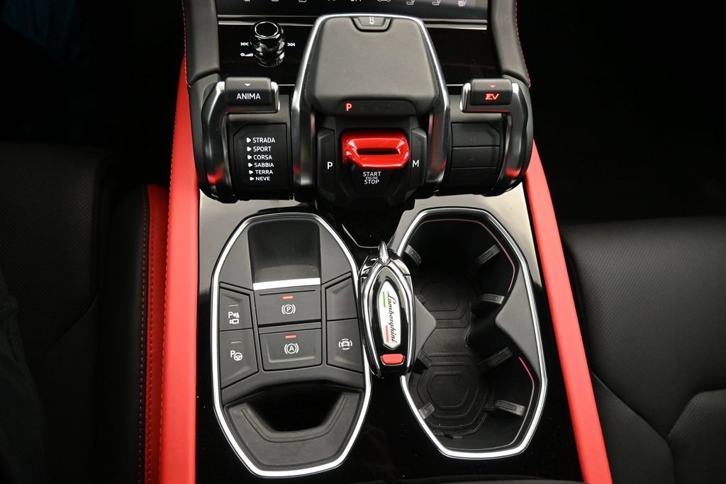 Used 2025 Lamborghini Urus SE AWD/4WD image 22