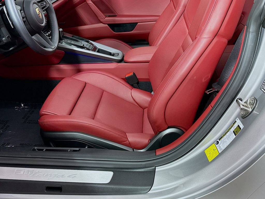 Certified 2024 Porsche 911 Targa 4 AWD/4WD image 22
