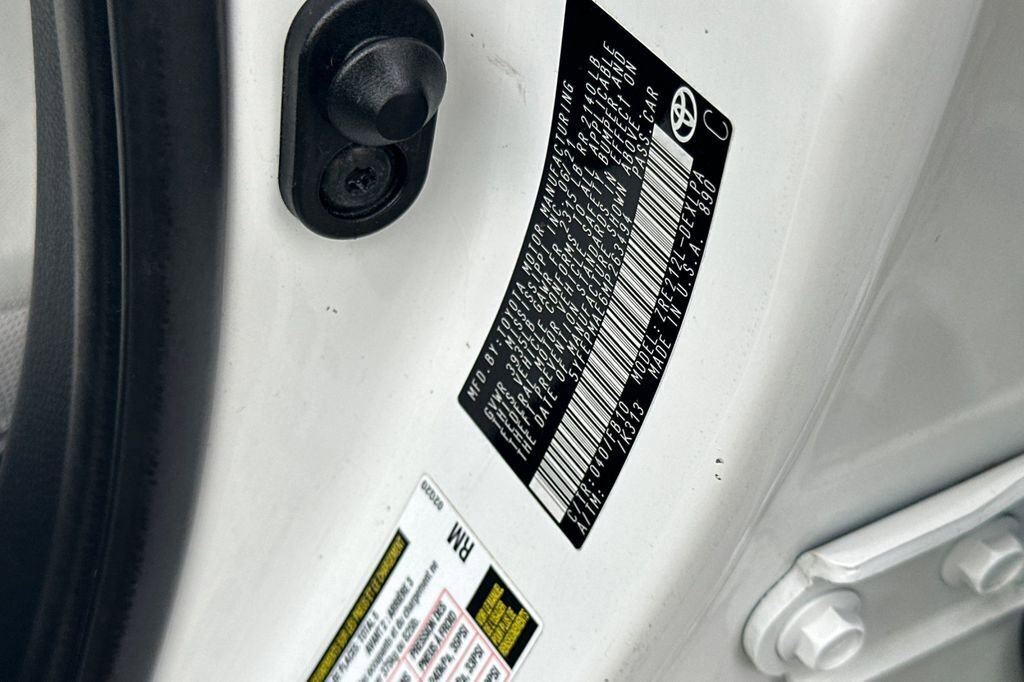 Used 2021 Toyota Corolla LE image 22