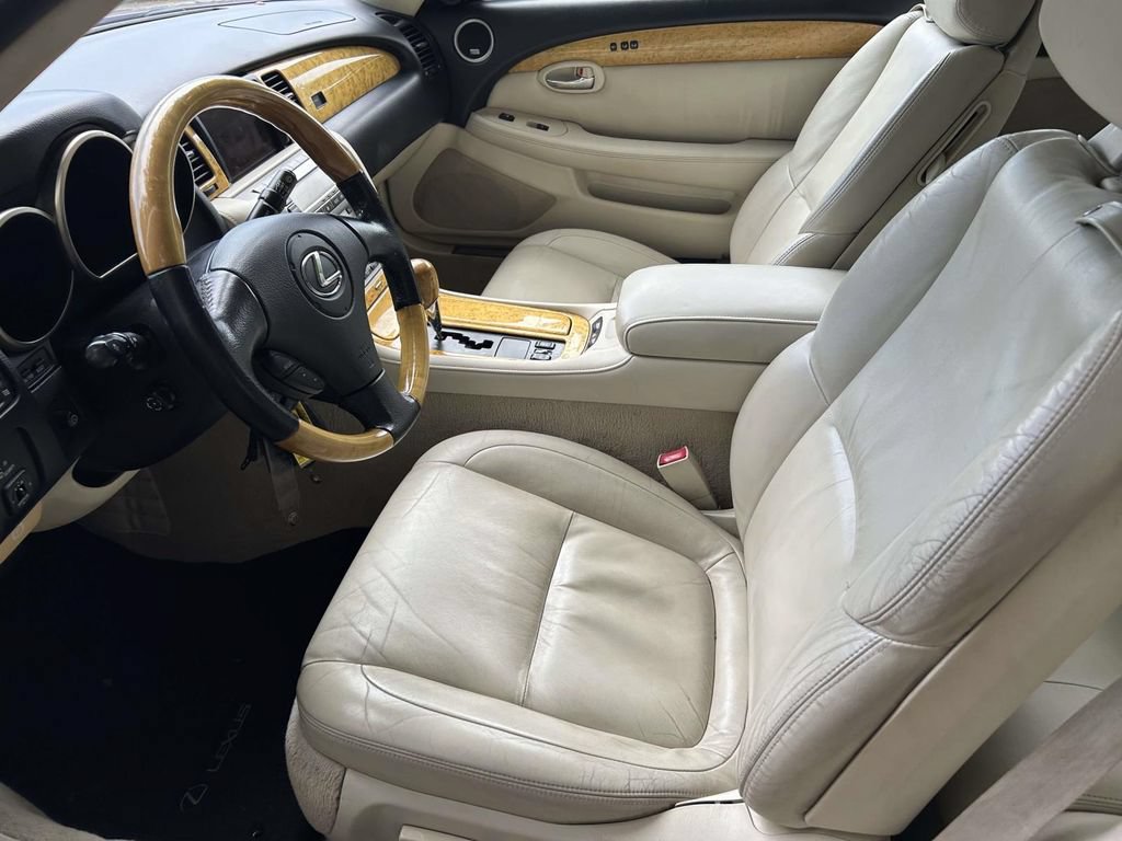 Used 2005 Lexus SC 430 Convertible RWD image 12