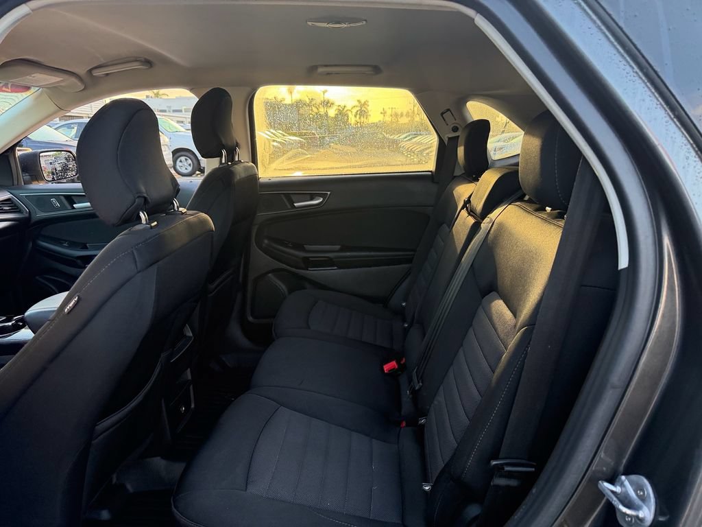 Used 2016 Ford Edge SE FWD image 12