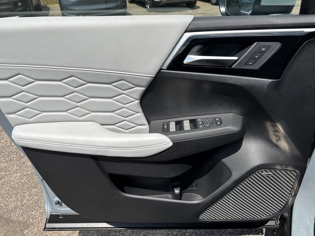 New 2026 Mitsubishi Outlander SEL AWD/4WD image 36