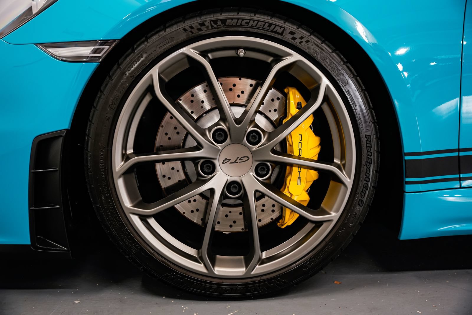 Used 2021 Porsche 718 Cayman GT4 RWD image 40