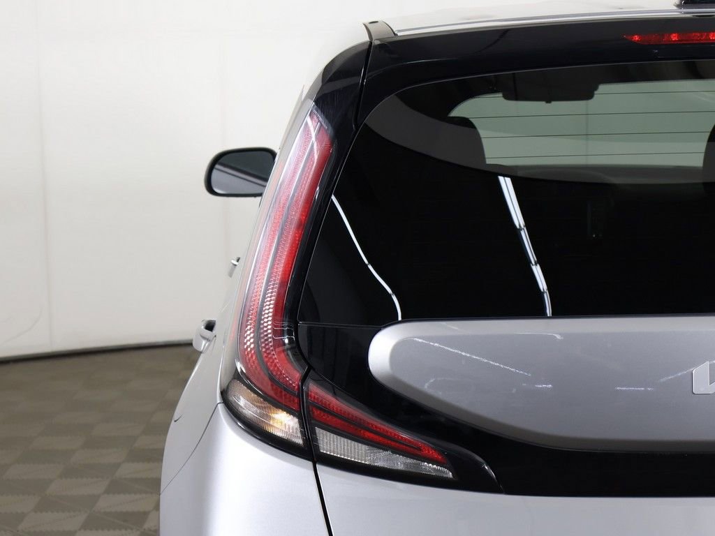 Used 2025 Kia Soul LX w/ LX Technology Package FWD image 14