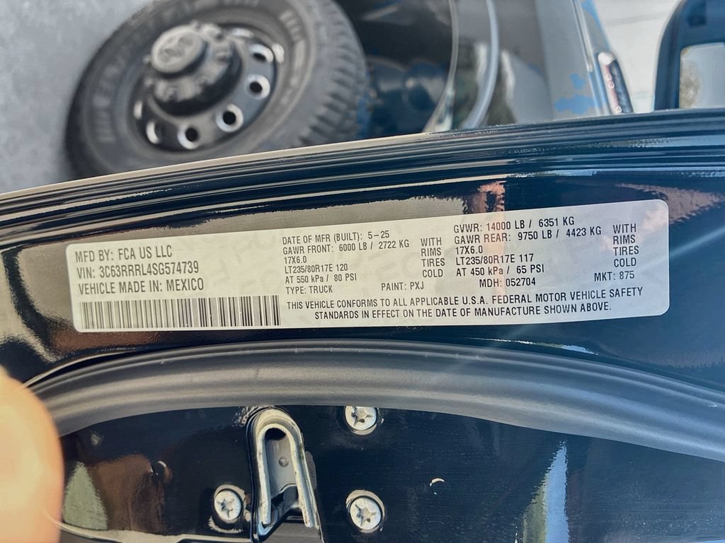 Used 2025 RAM 3500 Limited AWD/4WD image 33