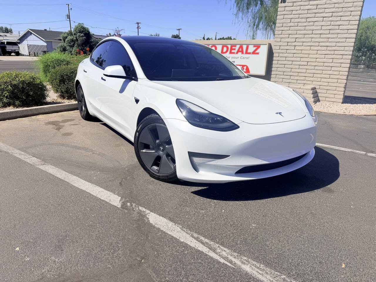 Used 2021 Tesla Model 3 Standard Range Plus image 1