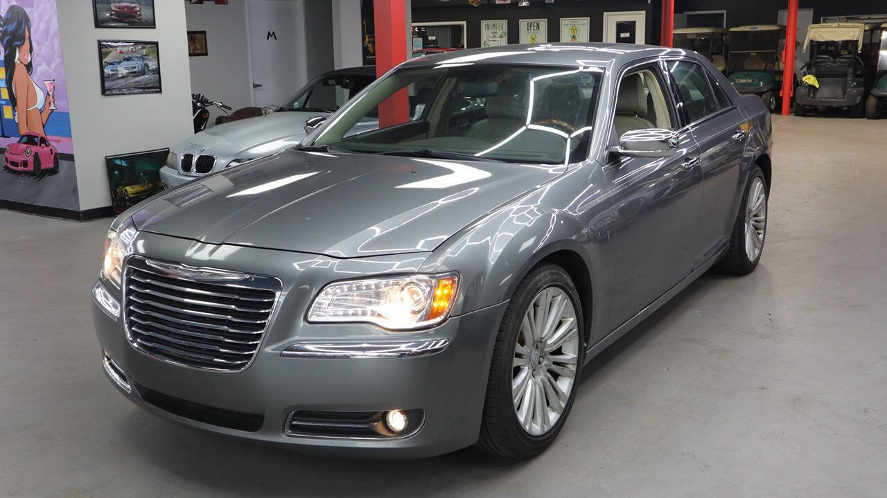 Used 2011 Chrysler 300 Limited w/ Luxury Group