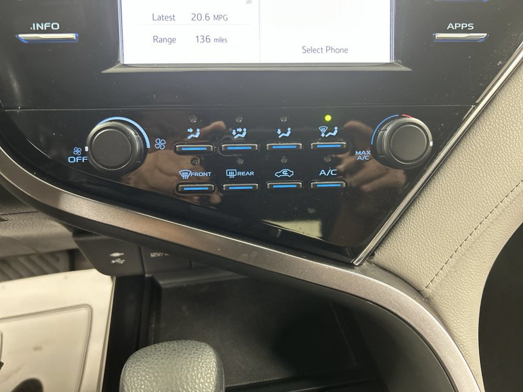 Used 2018 Toyota Camry LE FWD image 16