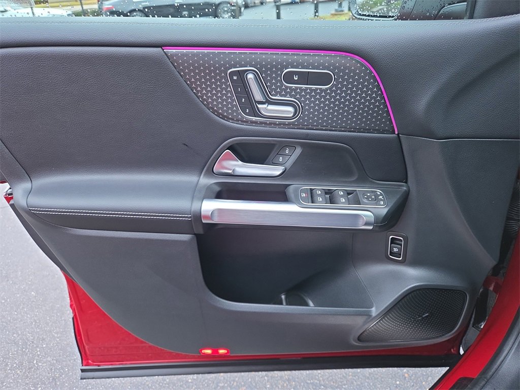 Certified 2025 Mercedes-Benz GLB 250 image 19