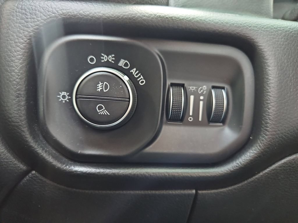 Used 2020 RAM 2500 Laramie w/ Night Edition AWD/4WD image 18