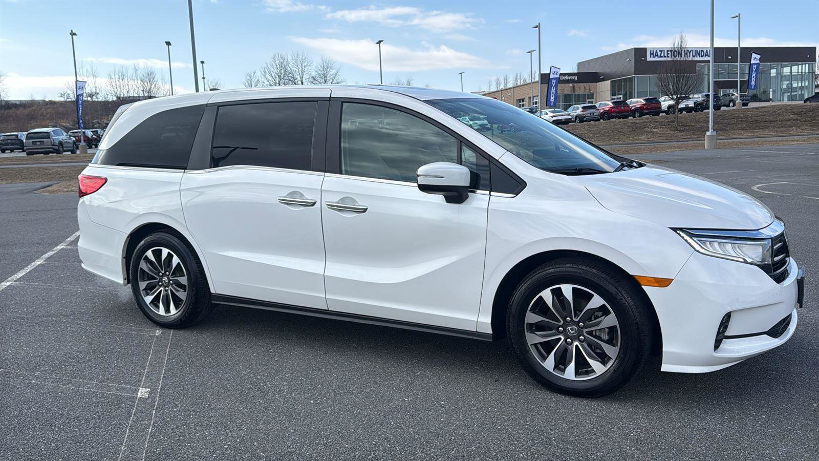 Used 2024 Honda Odyssey EX-L image 3