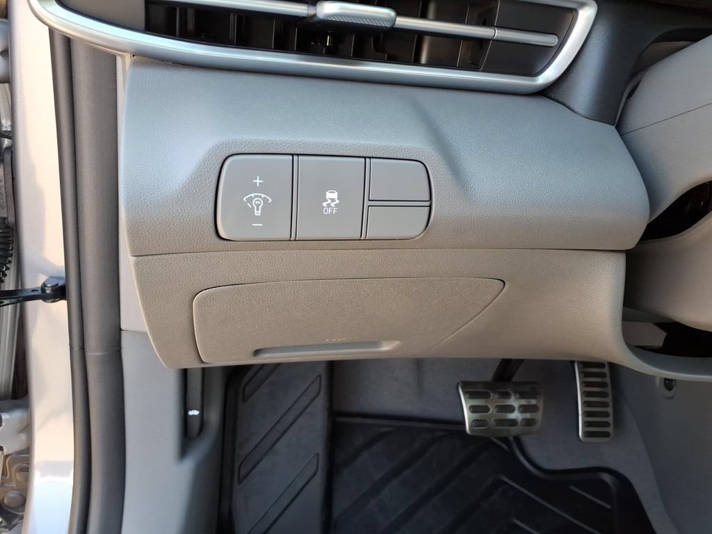 New 2026 Hyundai Elantra SEL Sport Premium FWD image 16