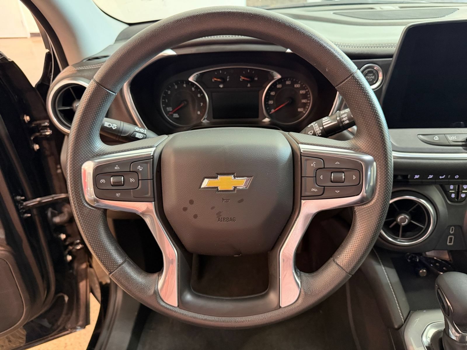 Used 2026 Chevrolet Blazer LT FWD image 27