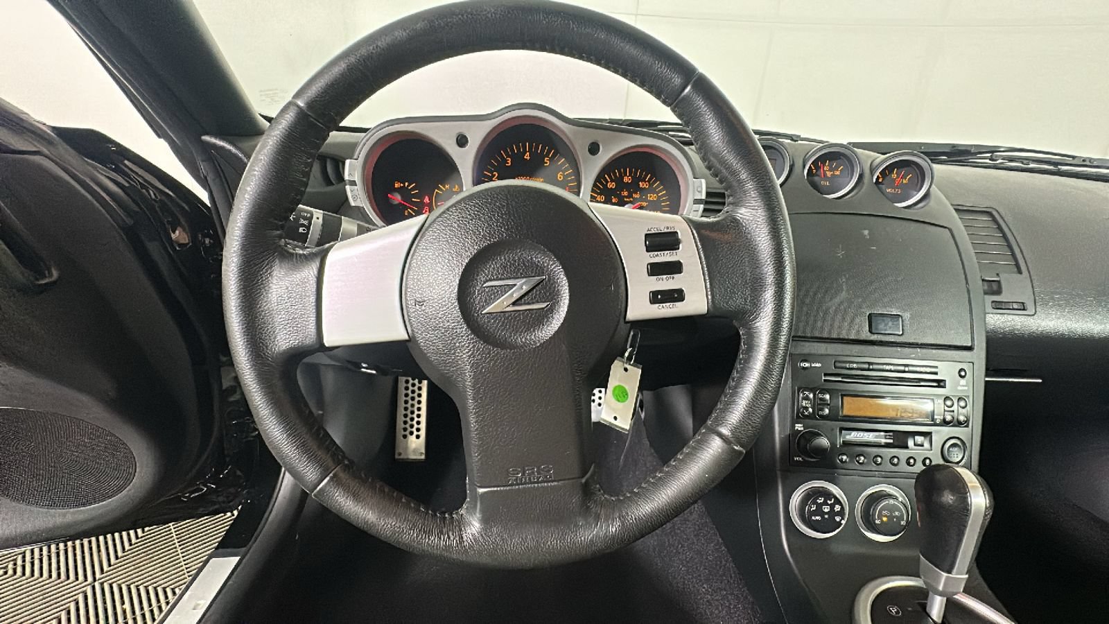 Used 2004 Nissan 350Z Touring RWD image 17