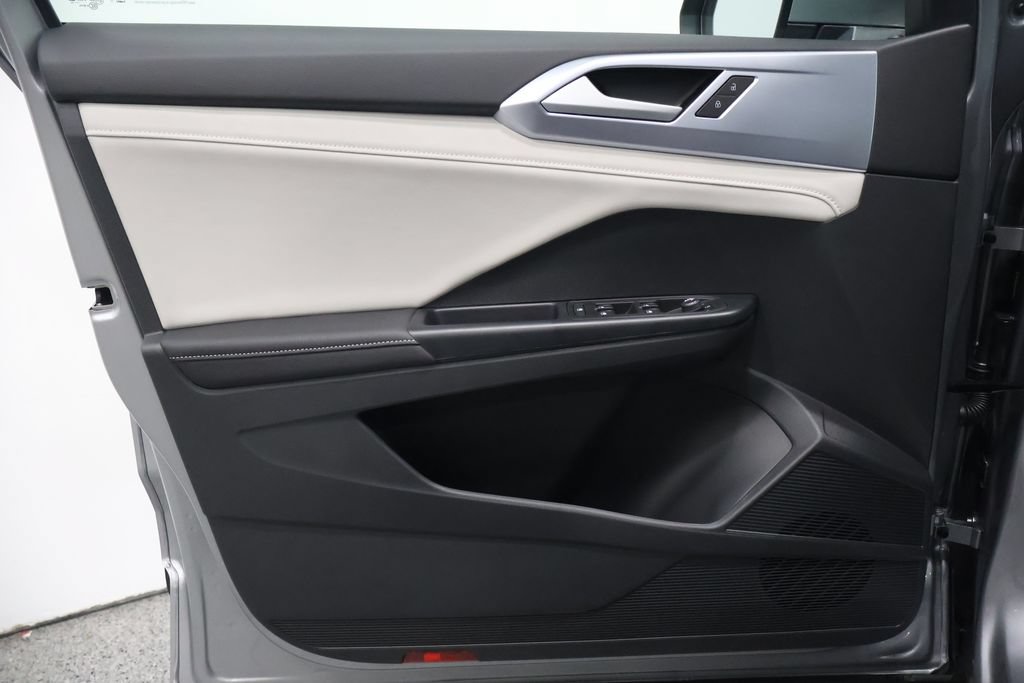 New 2026 Volkswagen Taos SE AWD/4WD image 12