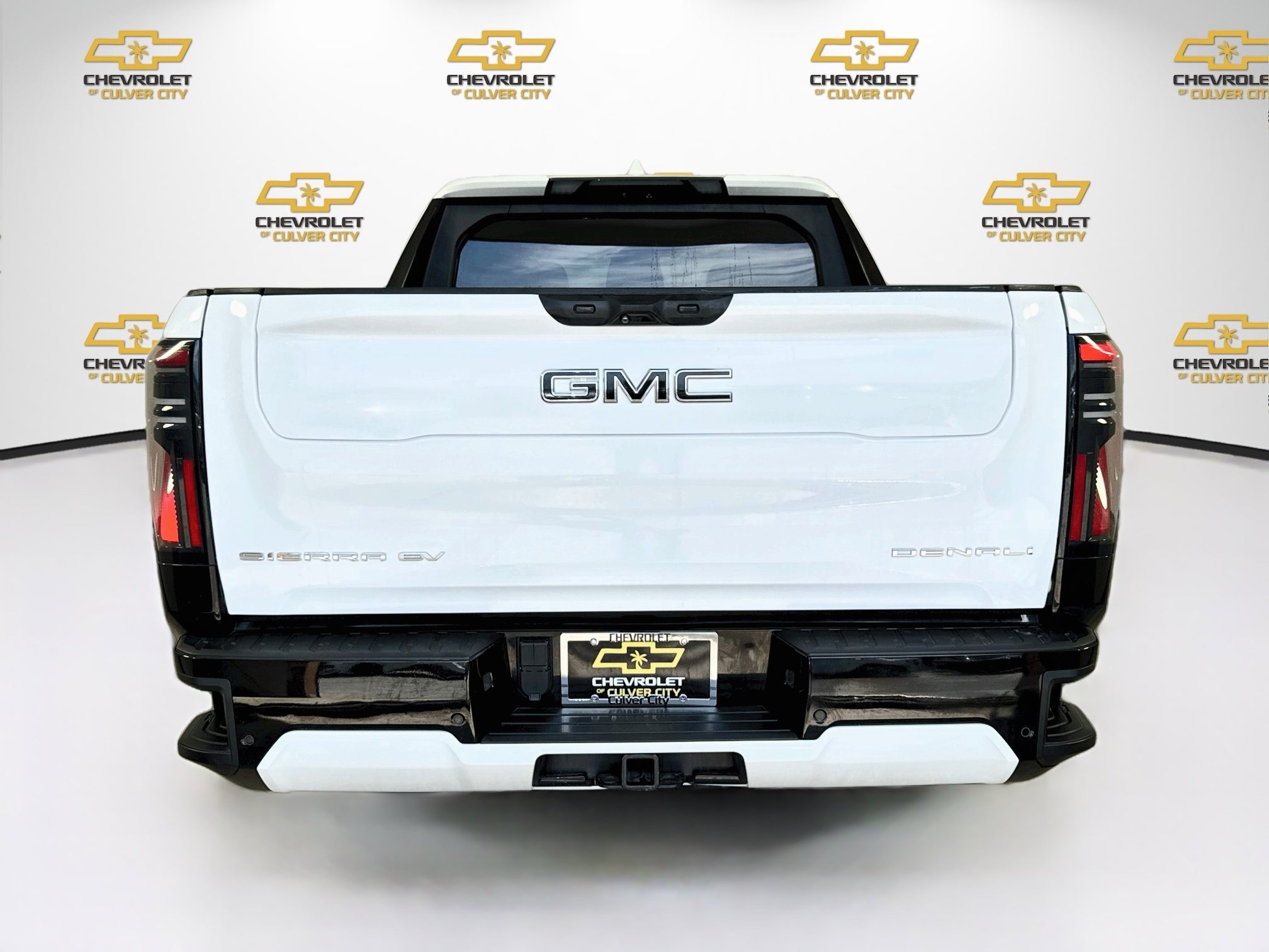 Used 2025 GMC Sierra EV Denali AWD/4WD image 7