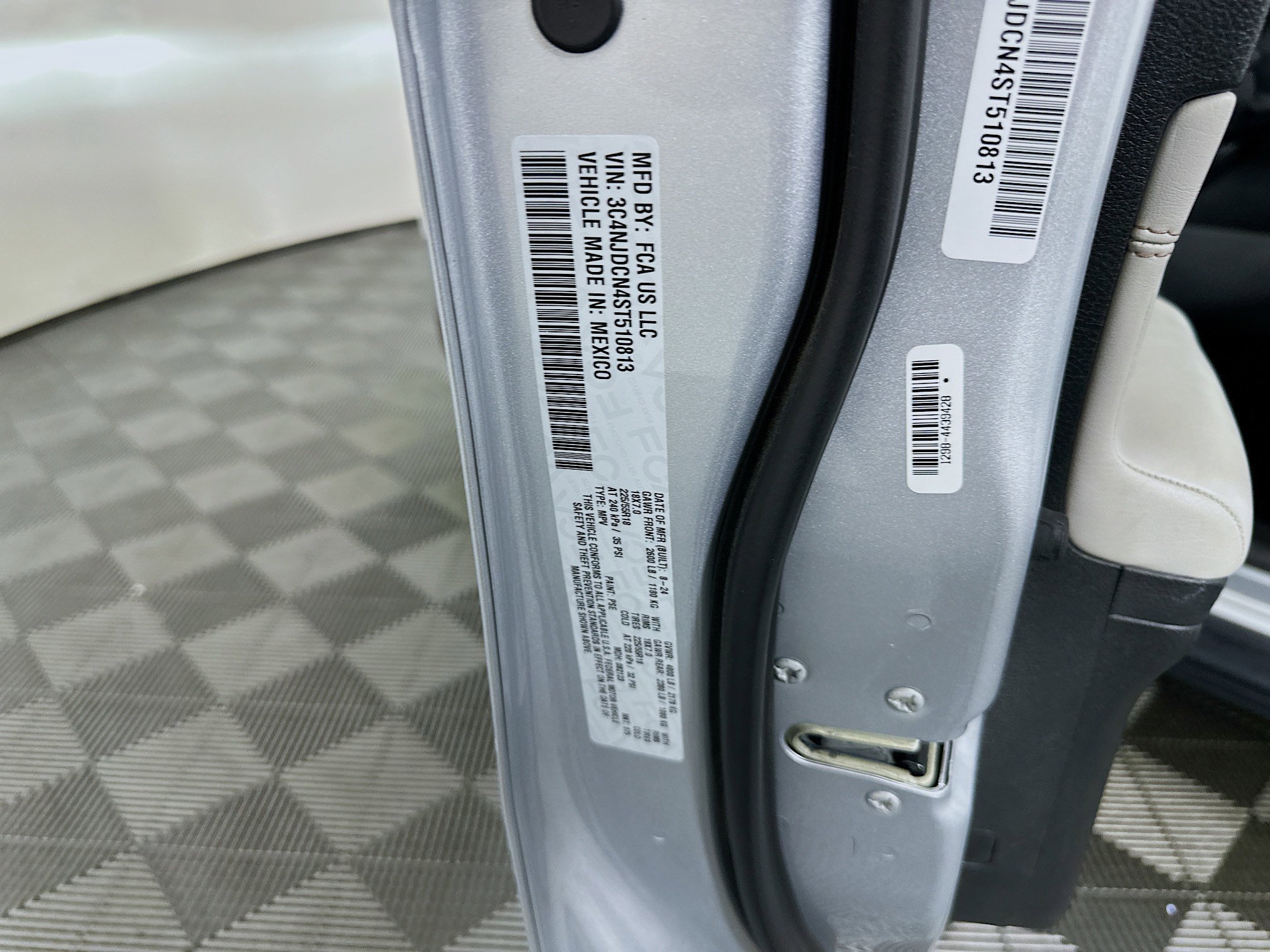 Used 2025 Jeep Compass Limited image 12