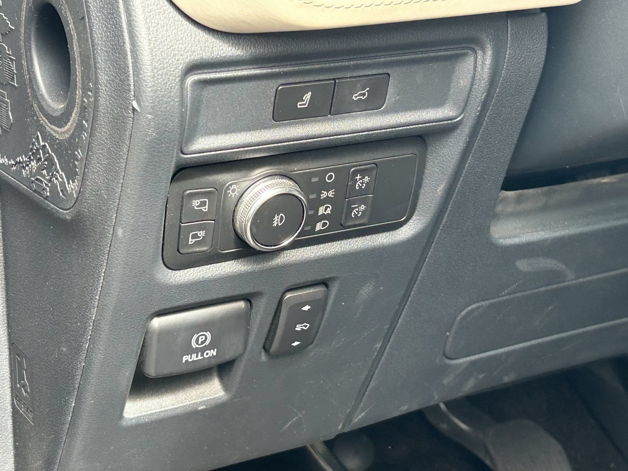 Used 2022 Ford Expedition Max Platinum AWD/4WD image 13