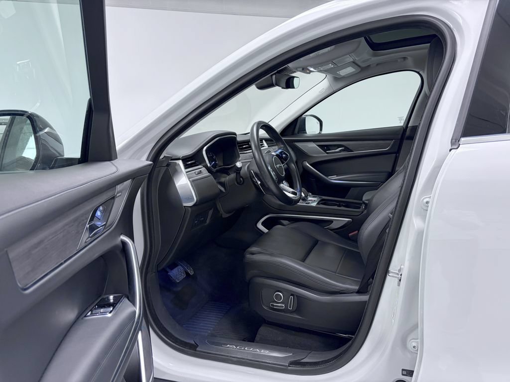 Used 2021 Jaguar F-PACE AWD/4WD image 12
