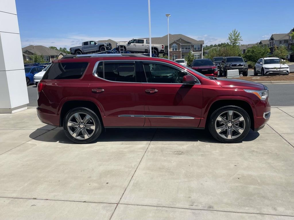 Used 2017 GMC Acadia Denali w/ Technology Package FWD image 5