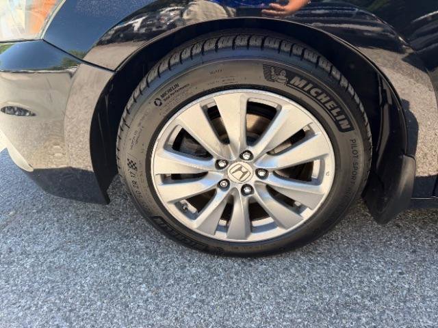 Used 2011 Honda Accord EX-L image 11
