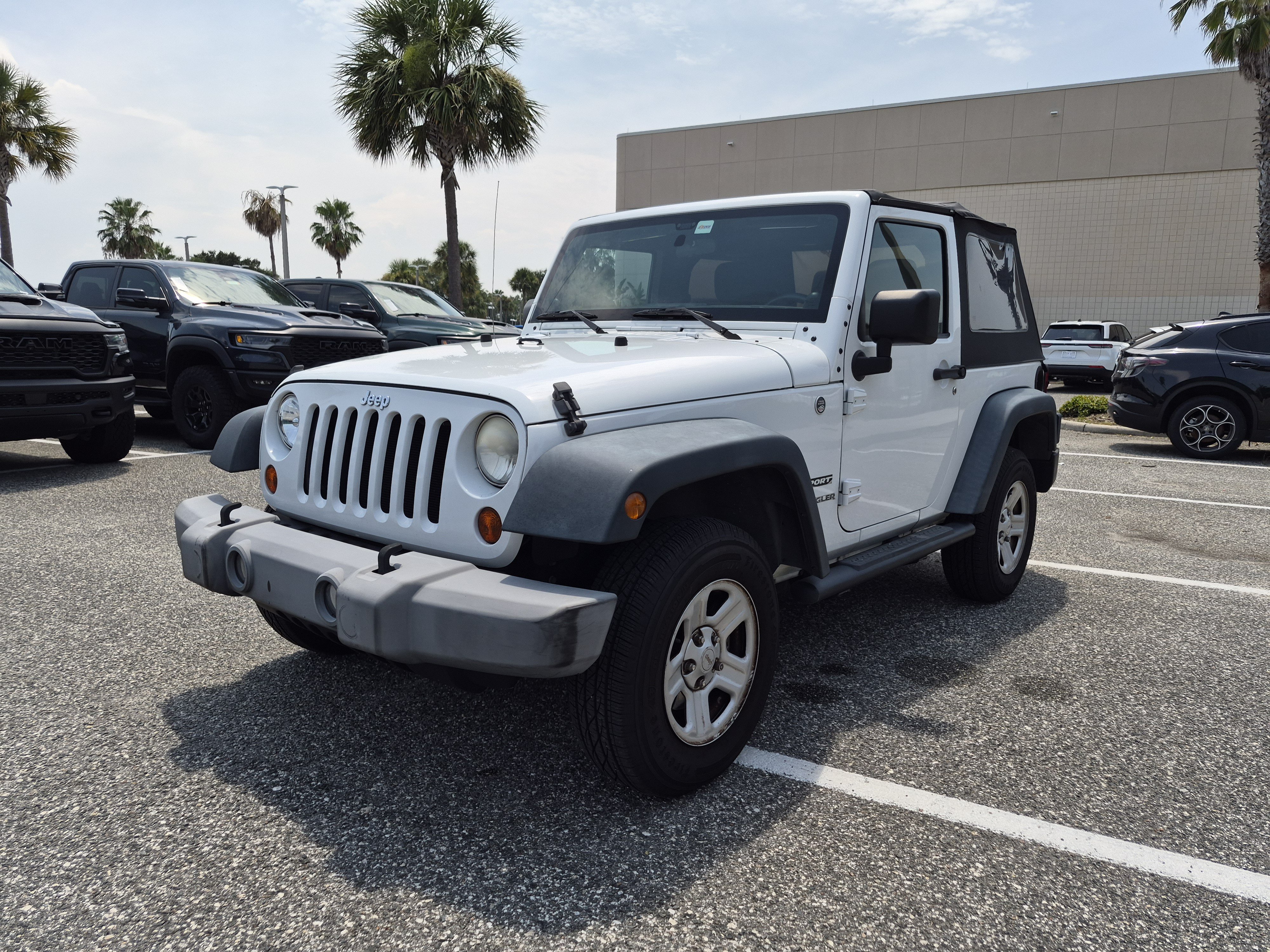 Used 2013 Jeep Wrangler Sport w/ Connectivity Group AWD/4WD image 7