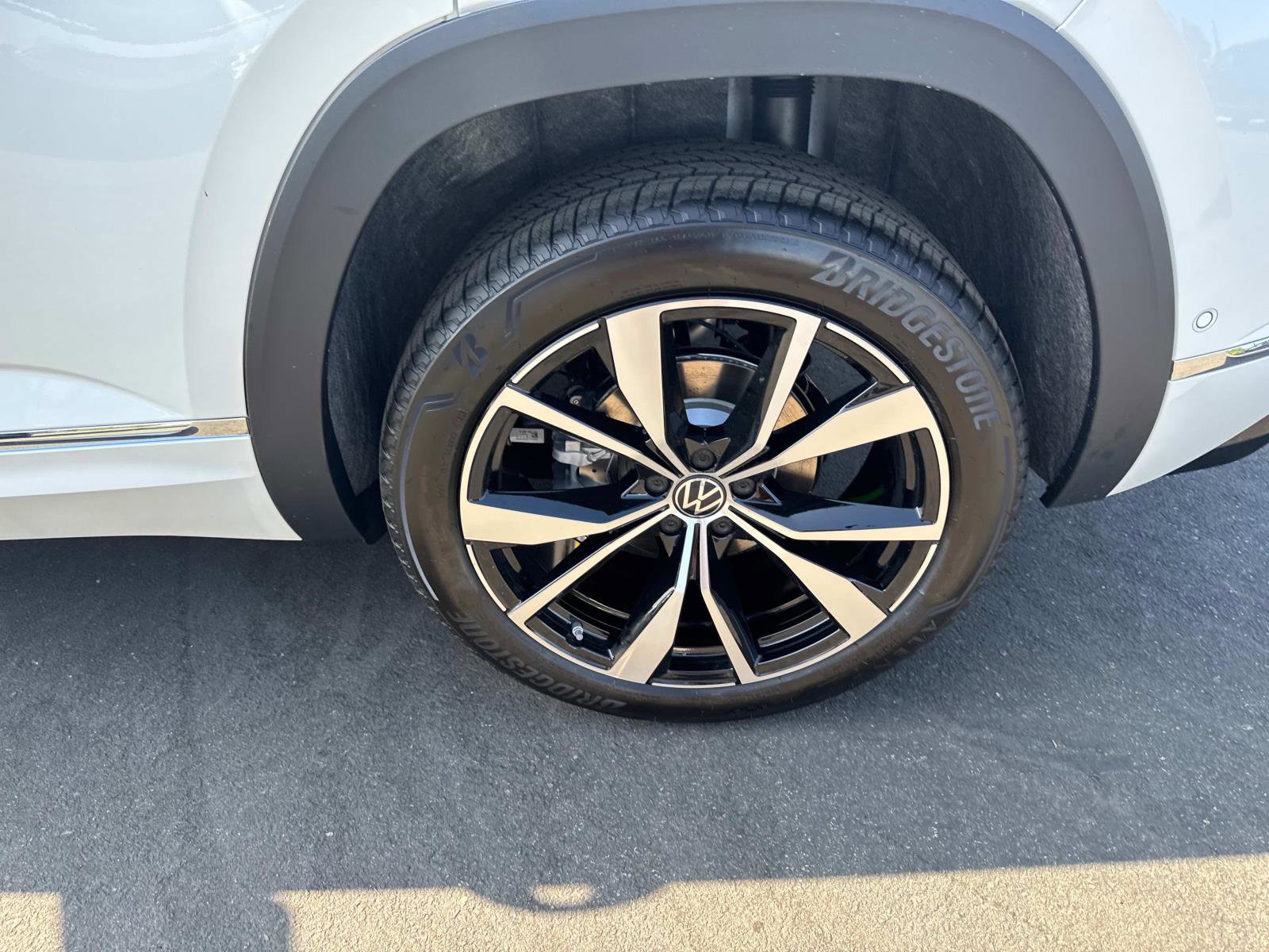 New 2025 Volkswagen Atlas Cross Sport SEL Premium R-Line image 8