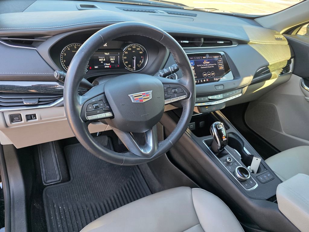 Used 2021 Cadillac XT4 Premium Luxury image 13