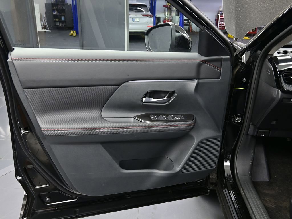New 2026 Nissan Kicks SR w/ SR Premium Package image 13