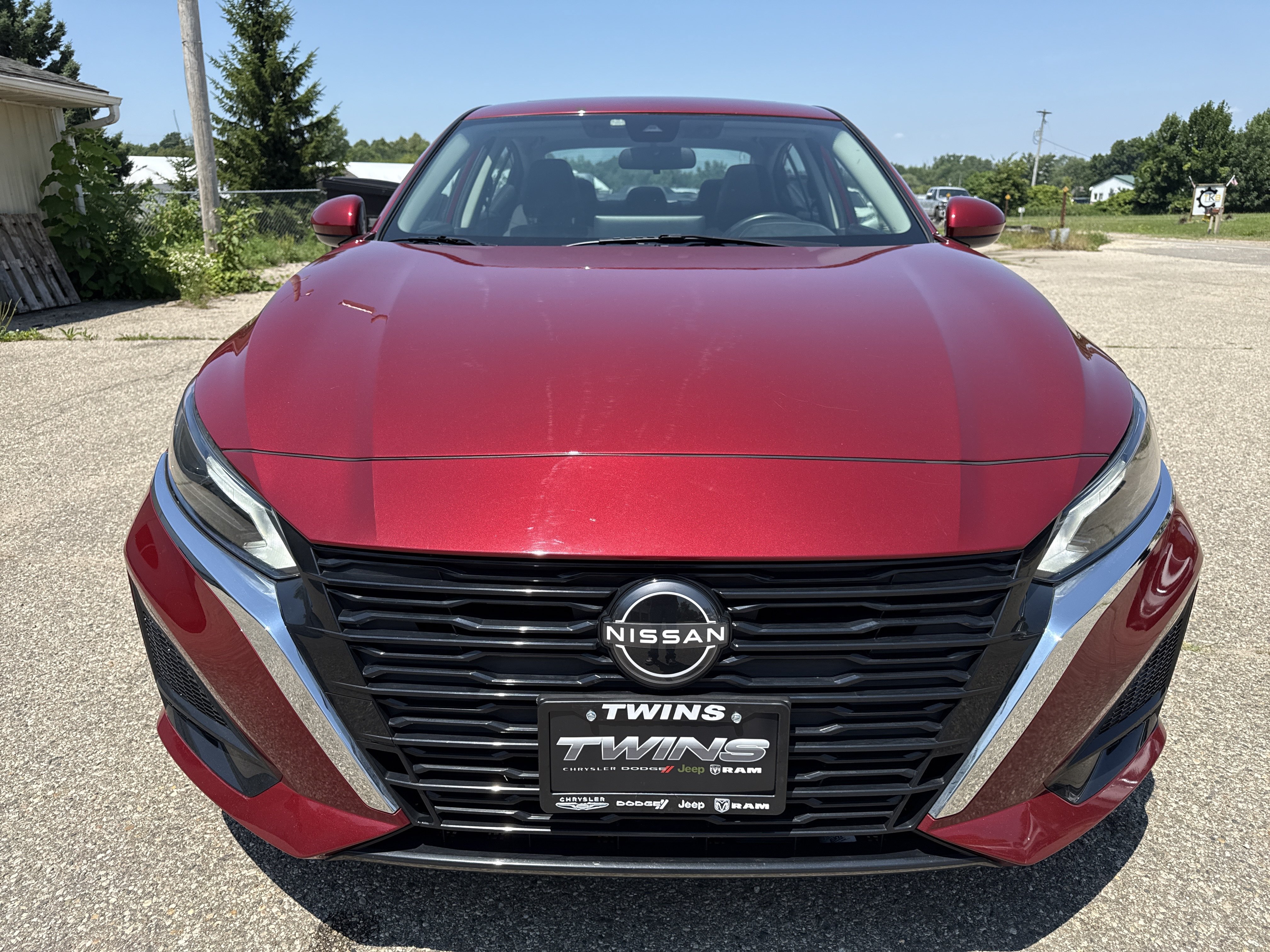 Used 2023 Nissan Altima 2.5 SV w/ SV Premium Package AWD/4WD image 13