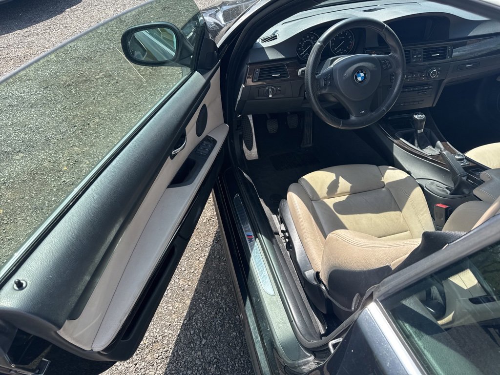 Used 2013 BMW 335i Convertible image 18