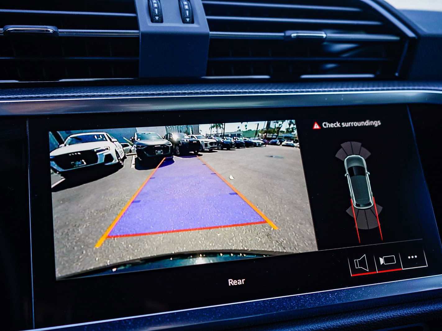 Used 2025 Audi Q3 2.0T Premium w/ Convenience Package image 23