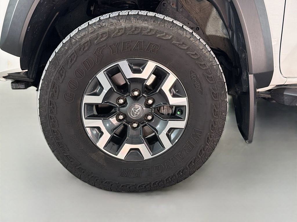 Used 2023 Toyota Tacoma TRD Off-Road w/ Technology Package image 31