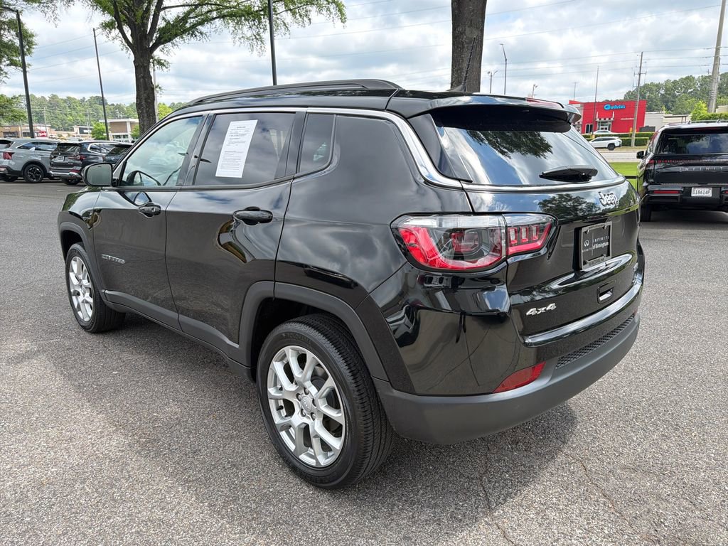 Used 2023 Jeep Compass Latitude AWD/4WD image 13