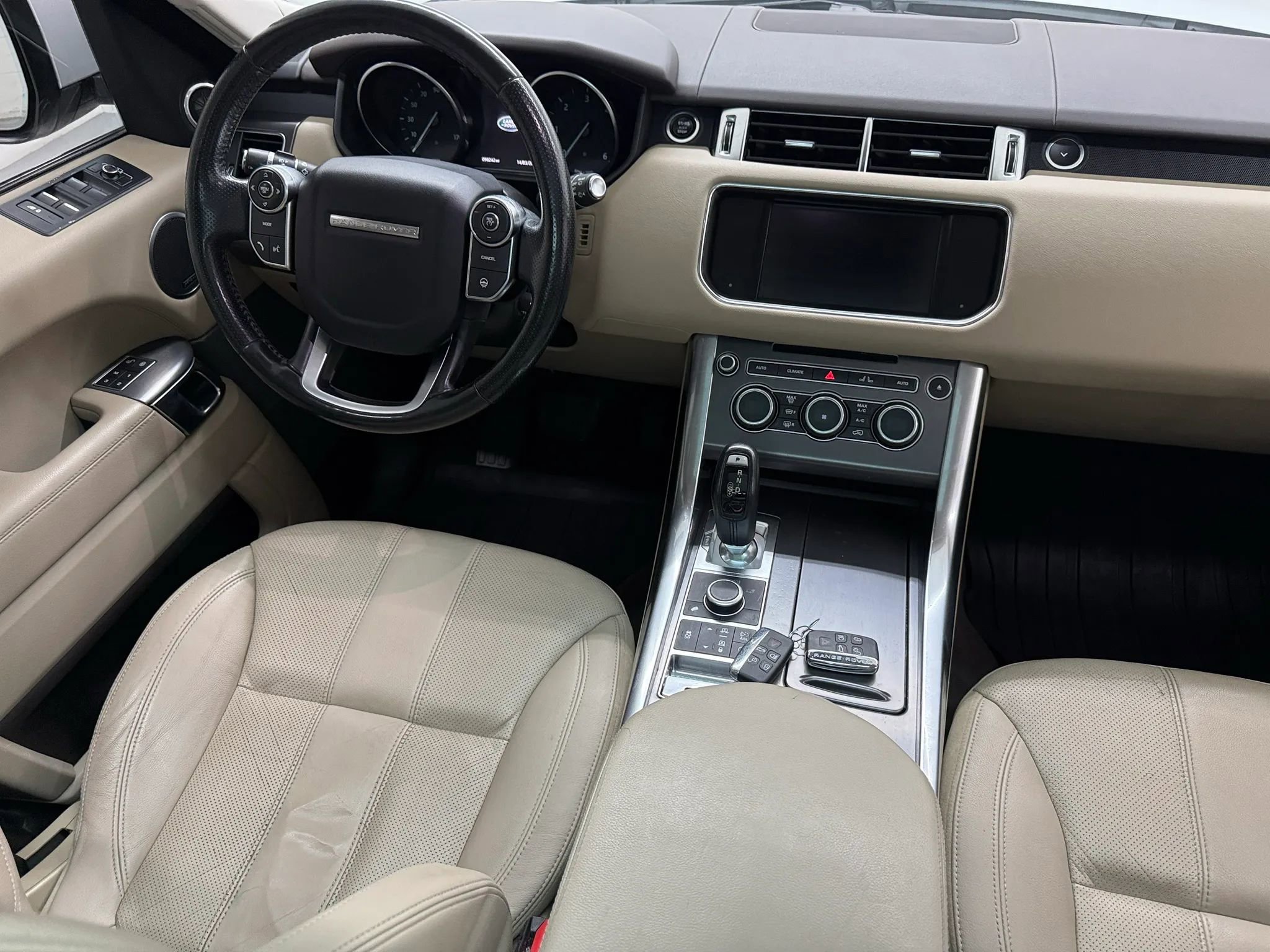 Used 2016 Land Rover Range Rover Sport SE image 33