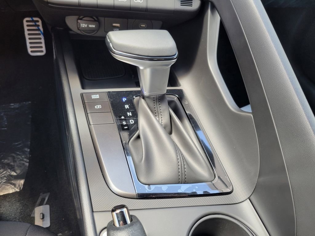 Certified 2025 Hyundai Elantra Sport image 25