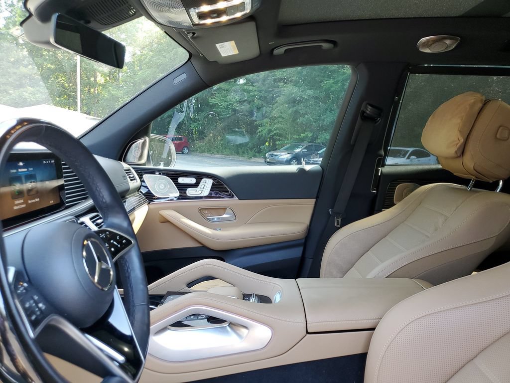 Used 2025 Mercedes-Benz GLS 580 4MATIC image 19