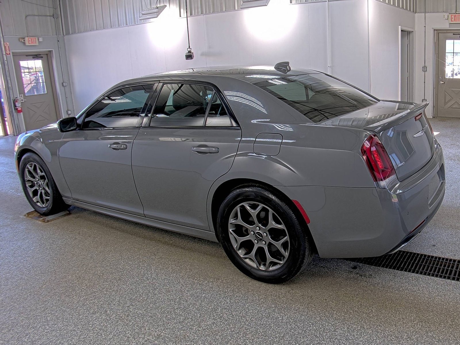 Used 2017 Chrysler 300 S RWD image 6