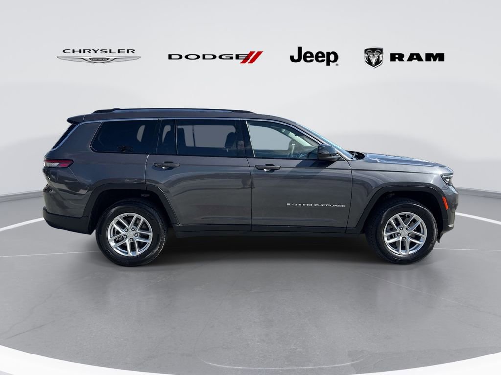 Used 2023 Jeep Grand Cherokee L Laredo AWD/4WD image 2