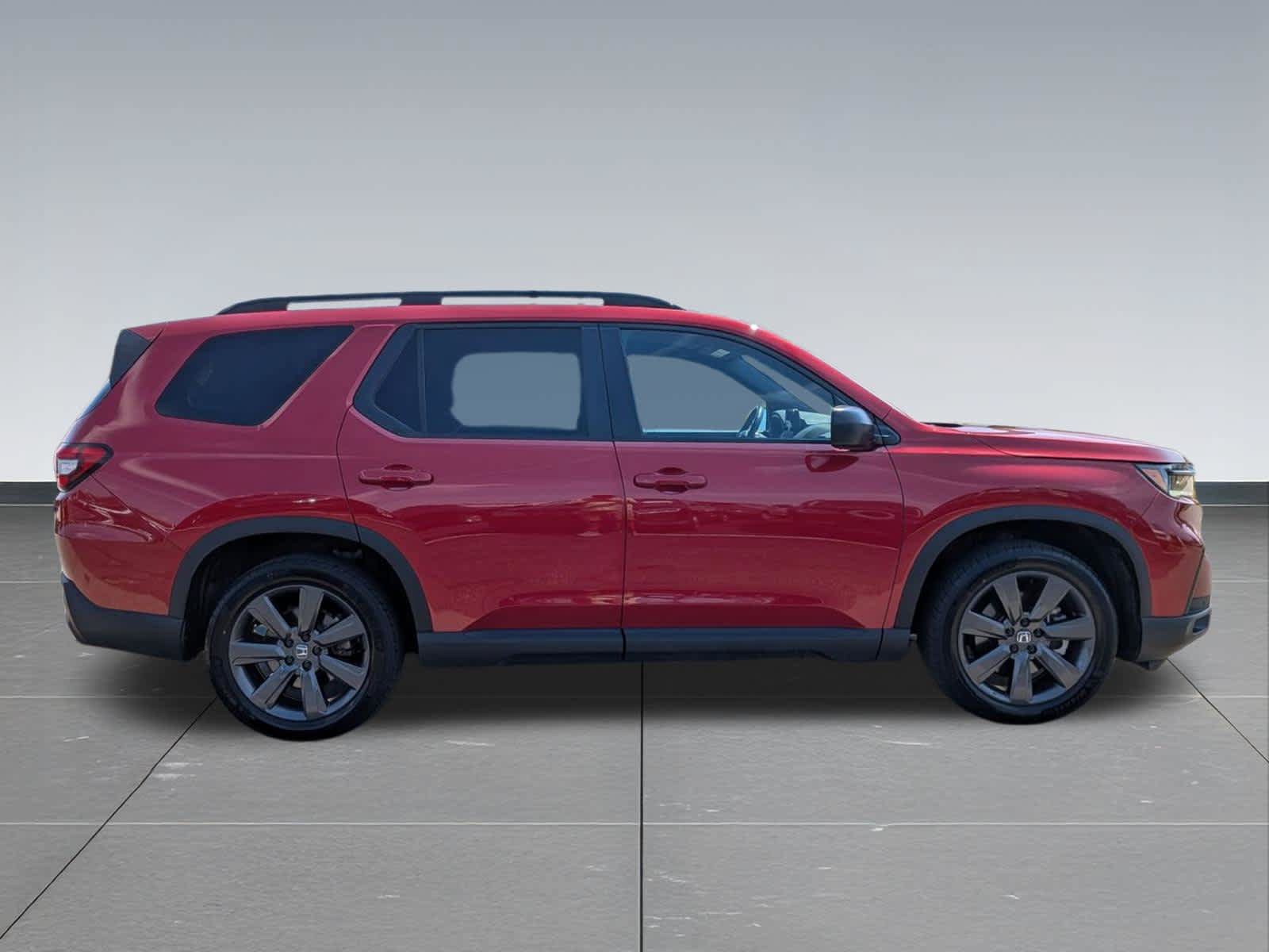 Certified 2024 Honda Pilot Sport image 6