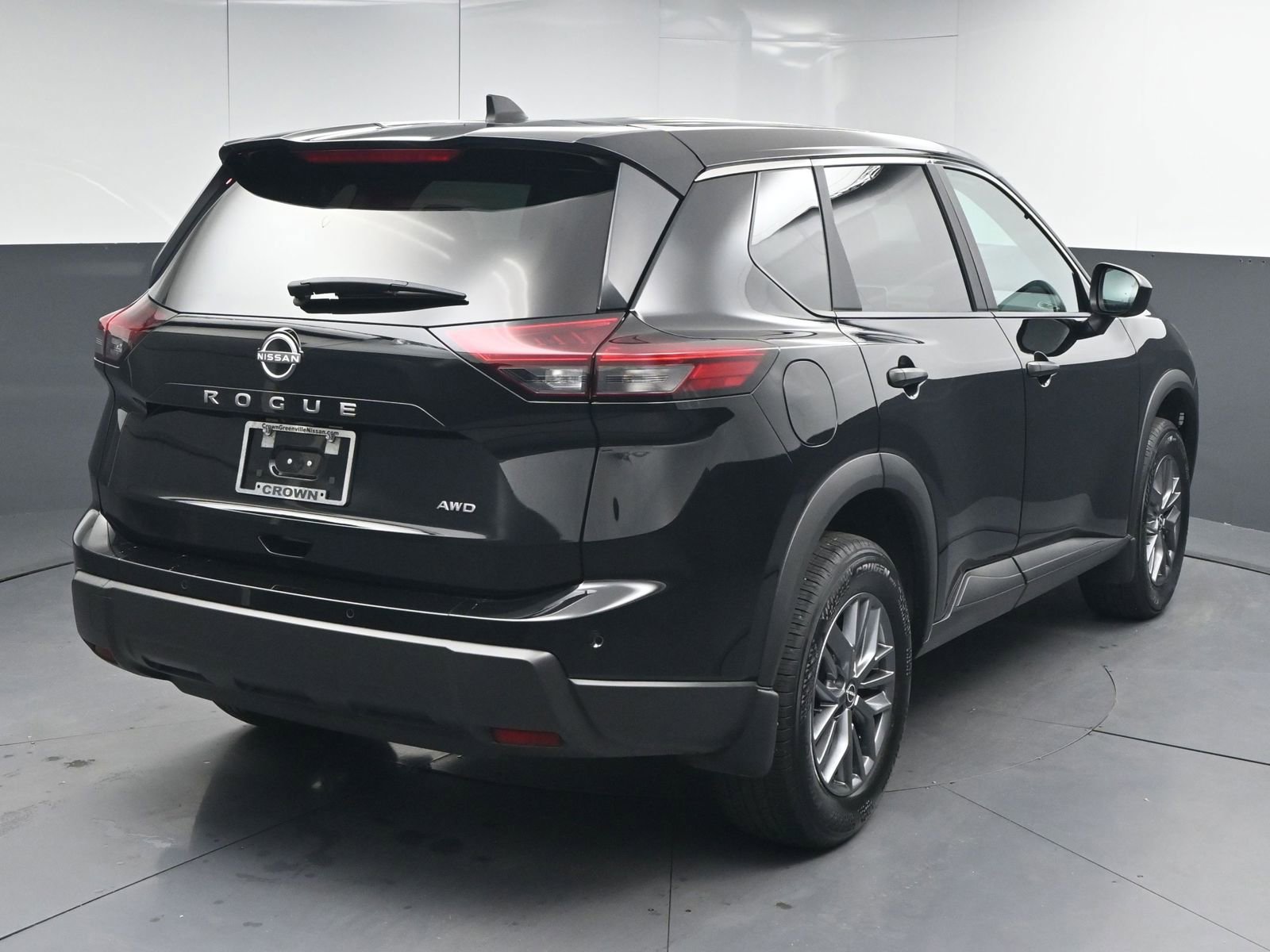 Used 2025 Nissan Rogue S image 7