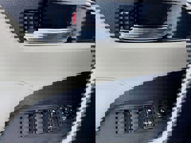 Used 2021 Toyota RAV4 XLE w/ Convenience Package AWD/4WD image 19