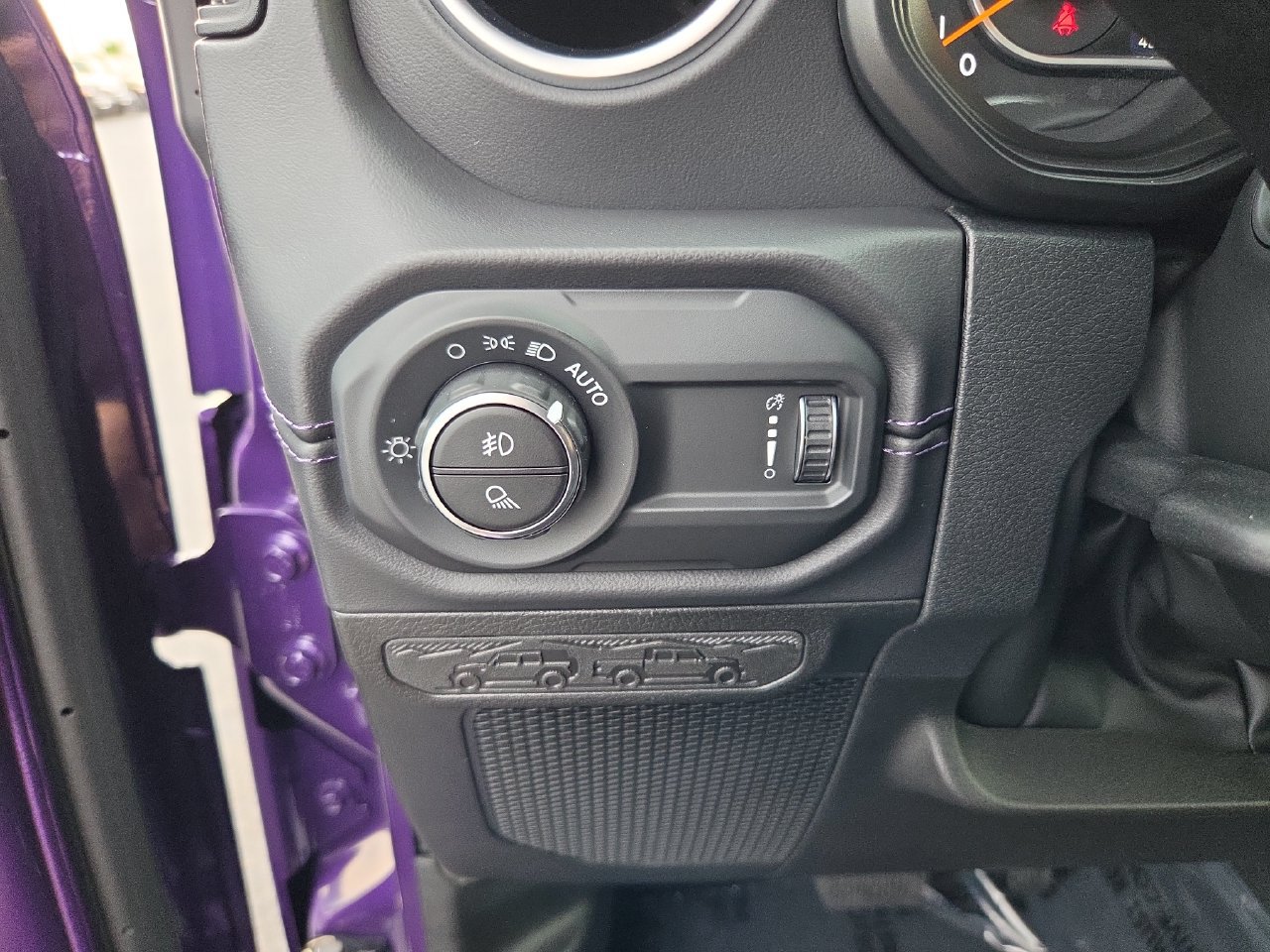 New 2026 Jeep Gladiator Sport AWD/4WD image 17