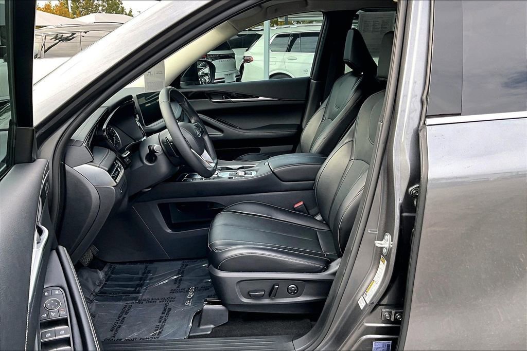 Certified 2025 INFINITI QX60 Pure image 38