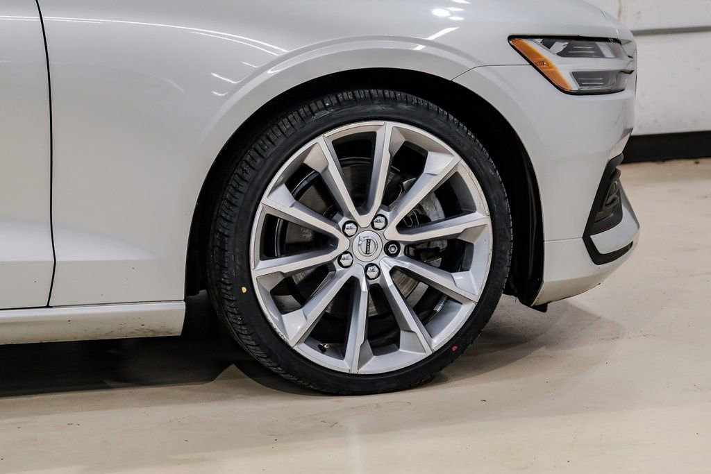 Used 2019 Volvo S60 T5 Momentum w/ Premium Package image 57
