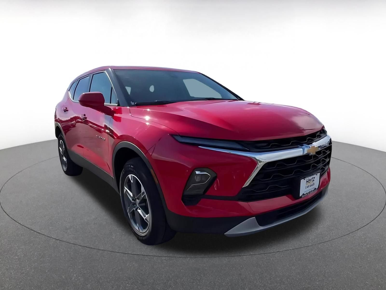 Used 2025 Chevrolet Blazer LT FWD image 3