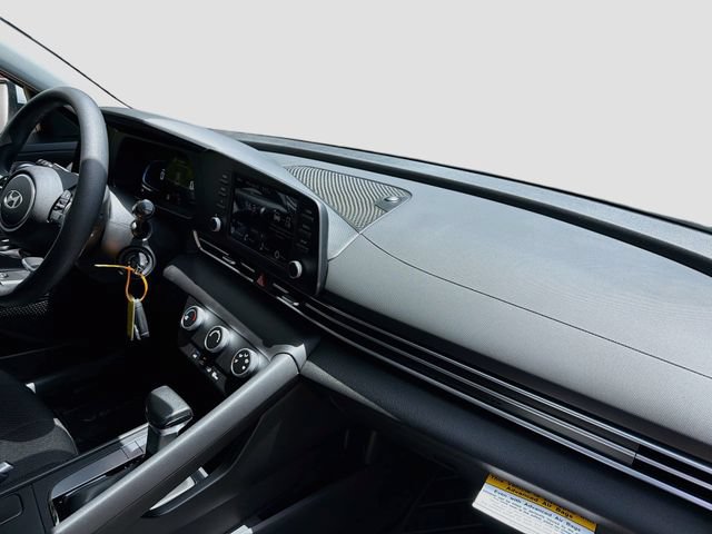 New 2026 Hyundai Elantra SE FWD image 28