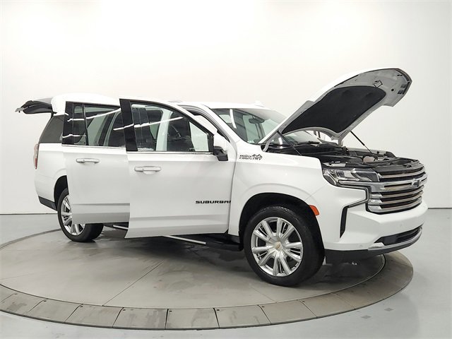 Used 2023 Chevrolet Suburban High Country image 10