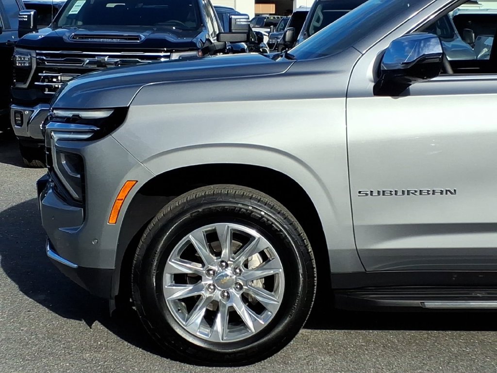 Certified 2025 Chevrolet Suburban Premier AWD/4WD image 5